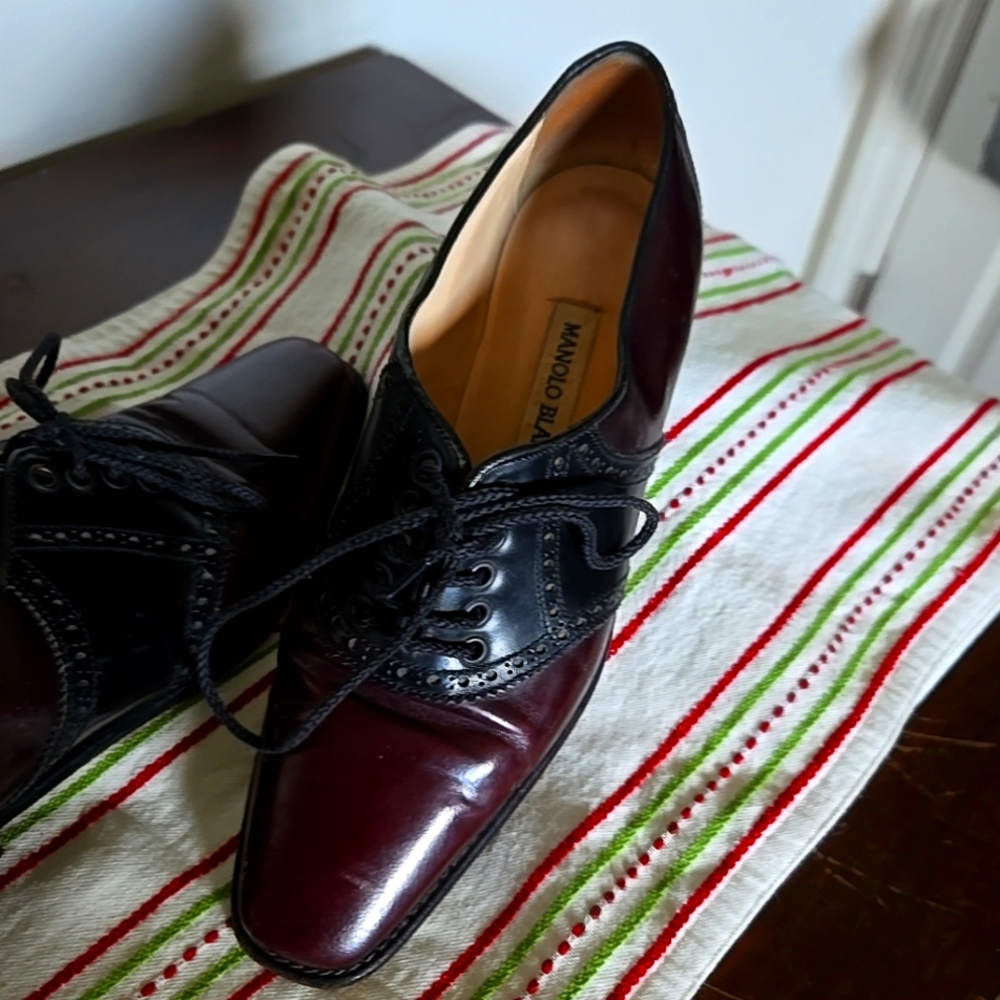 Manolo Blahnik 36 Oxford Laced